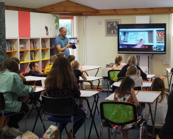 Drawing tips live on Zoom from Nick Sharratt